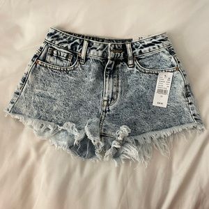 Super cute blue denim Jean shorts from Pacsun!